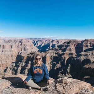 Meet your Posher, Lena